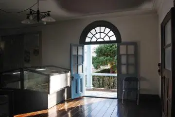 <p>Second floor to the veranda</p>