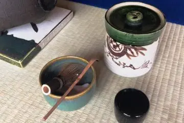 <p>Tout dans la maison Camellia est fait pour rendre plus savoureuse encore la poudre du th&eacute; matcha de Uji</p>