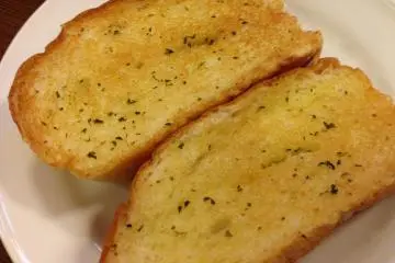 <p>Garlic French bread</p>