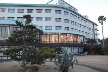 <p>Looking back at the hotel from the garden</p>