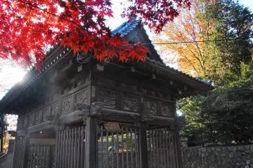 <p>Haiden, atau aula beribadah.</p>
