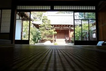 การตัดกันของความมืดและแสงสว่าง