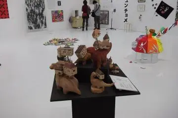 <p>Painting, wood carvings, ceramics - you can find art of every kind here</p>