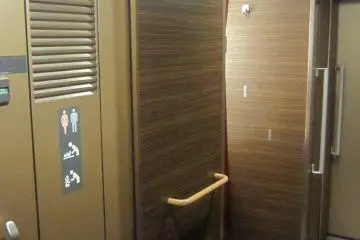 GranClass corridor, in the bathroom there was a washlet (shower toilet) installed!