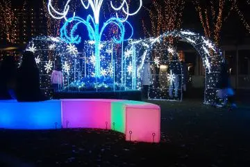 <p>가족과 함께 아름다운 불빛을 즐길 수 있는 곳</p>