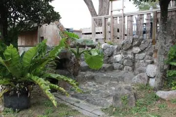 <p>The garden is a bit overgrown and neglected, but still is a quiet place to enjoy a cup of coffee at</p>