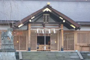 ศาลเจ้าอะสุวะในระยะใกล้