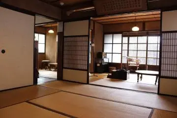 <p>From the first floor entrance, looking towards the examination room and waiting room</p>