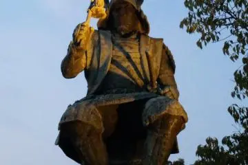 The statue of Kato Kiyomasa, who built Kumamoto Castle in 1606 by the order of Tokugawa Ieyasu. The current castle was restored from 1998 to 2008