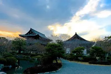 <p>Sky changing its color behind&nbsp;Kodo Hall and Kondo Hall</p>