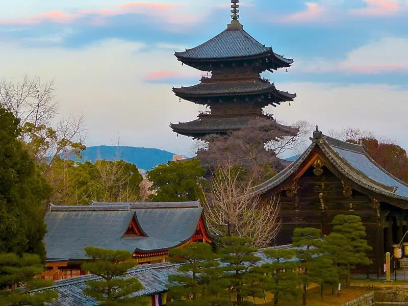 Five-story Pagoda of To-ji Temple - Kyoto - Japan Travel