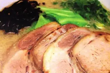 <p>Wonderful Shiro or white hakata style ramen at Ippudo</p>