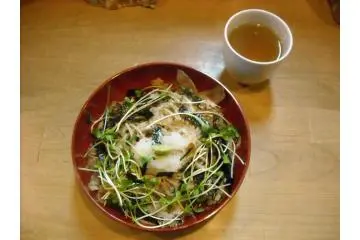 Fresh soba noodles and tea at one of Yu no Zen's several dining spaces.