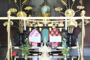 <p>A very beautiful altar</p>