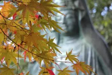 <p>A statue near where I was waiting</p>