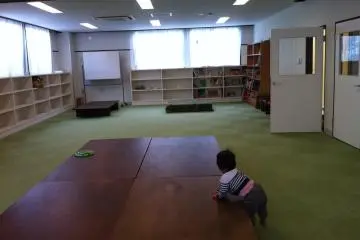 <p>Apart from a playcorner, the second floor also has a section of books.</p>