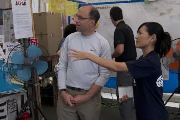<p>Shinobu&nbsp;Mitsunaga&nbsp;talking about the volunteer center.</p>