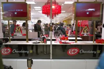 Tout juste arrivés à la chocolaterie KitKat située à Seibu Ikebukuro