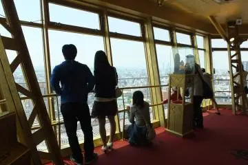 <p>ด้านบนจุดชมวิวในหอคอย</p>