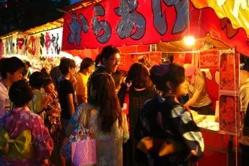 Greasy, delicious festival food!