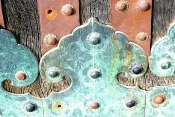 <p>Door details</p>