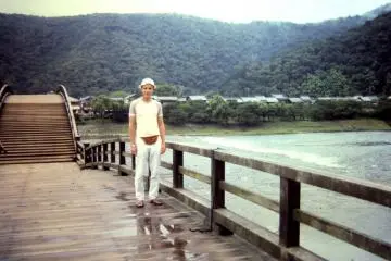 <p>Kintai Bridge is a pedestrian bridge so we can stroll, lounge or just enjoy watching the river and boats.</p>