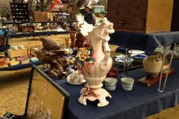 The flea market at Yasukuni Shrine positions itself as "real antiques" market.&nbsp;I contemplated buying this piece of display pottery, but at 15000 yen, my wife just pulled me away, even before I got into a bargain discussion.