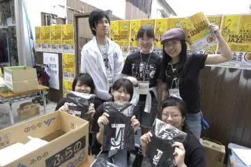 Volunteers (Photo: <a href="http://www.0726.info/" target="_blank" rel="noreferrer noopener nofollow">Takatsuki Jazz Street</a>)