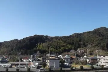 <p>The gentle hills add variety to the view</p>