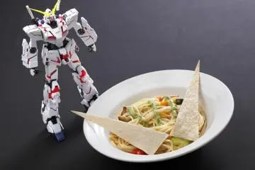 <p>จากเมนูธรรมดาๆ ก็ดูดีขึ้นมาเมื่อจัดจานด้วยแรงบันดาลใจจาก Unicorn GUNDAM</p>