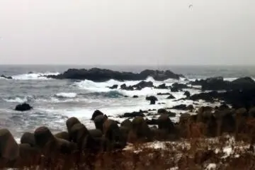 Strong winds produced huge waves on the day I rode.&nbsp;