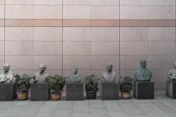 <p>A welcoming committee at the entrance</p>