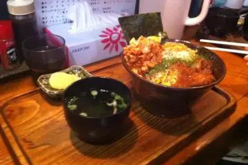 Kimchi Katsu-don (Photo: Bret de Colebi)