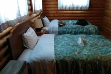 <p>A simple bedroom comes with the modern necessities of a heater and power outlets.&nbsp;</p>