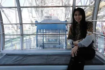 <p>ภายในชิงช้า</p>