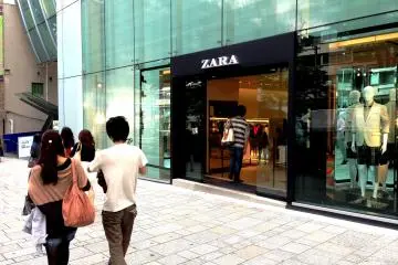 <p>12. Modern chain stores like Zara line this street</p>