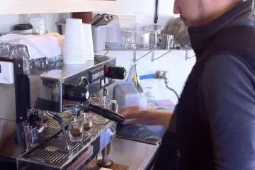 Love Crepe barista