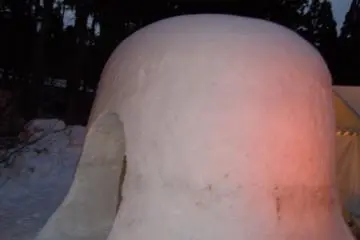 <p>Big mounds of snow.&nbsp;</p>