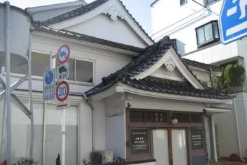 Gallery image