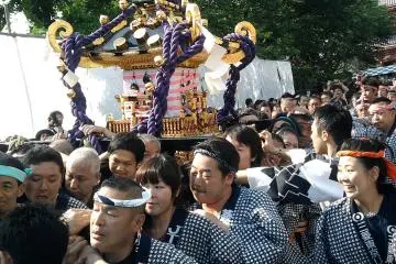 <p>ขบวนแห่ Mikoshi</p>