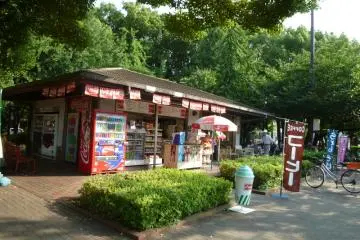 A small store to get your drinks and snacks