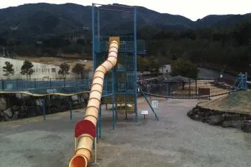 The mega climbing slide