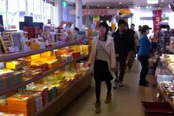 Shopping for local produce