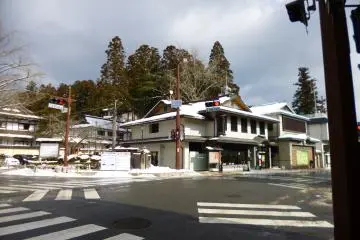 <p>สามแยกกลางเมือง เป็นเมืองที่เล็กจริงๆ</p>