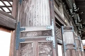 <p>The details in these doors is beautiful</p>