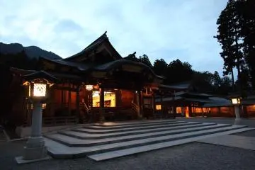 Yahiko Shrine