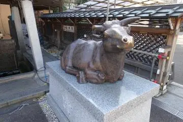 Cow Statue (nade-ushi)